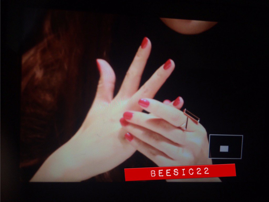 [PIC][07-11-2015]Jessica tham dự buổi Fansign cho dòng mỹ phẩm "J.ESTINA RED" tại "Myeongdong Lotte Cinema" vào chiều nay - Page 2 CTNlHsQUAAE4oL_