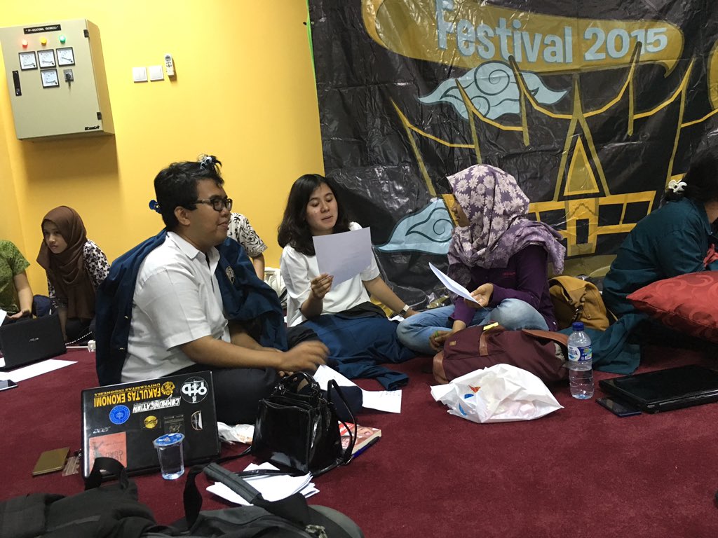 Alhamdulillah, kawan kita Efril dan Revi menempati Peringkat Ke-3 dalam <a href="/KaryaRayaID/">Karya Raya 2015</a>.  Selamat Efril dan Revi!