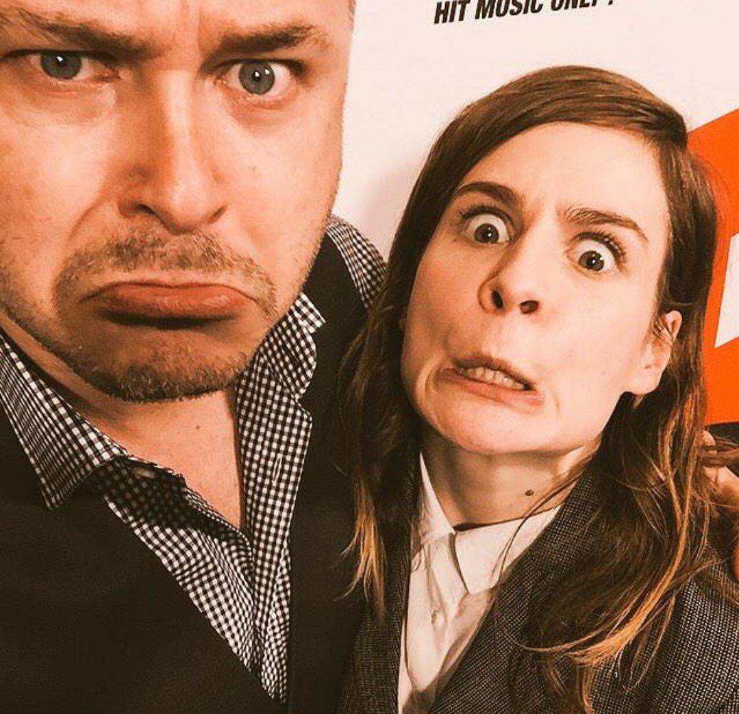 Angeliquemoro's tweet photo. @cauetofficiel @QueensChristine Vos selfies sont toujours très...swag 😂 😘 https://t.co/viE2zo2X8P