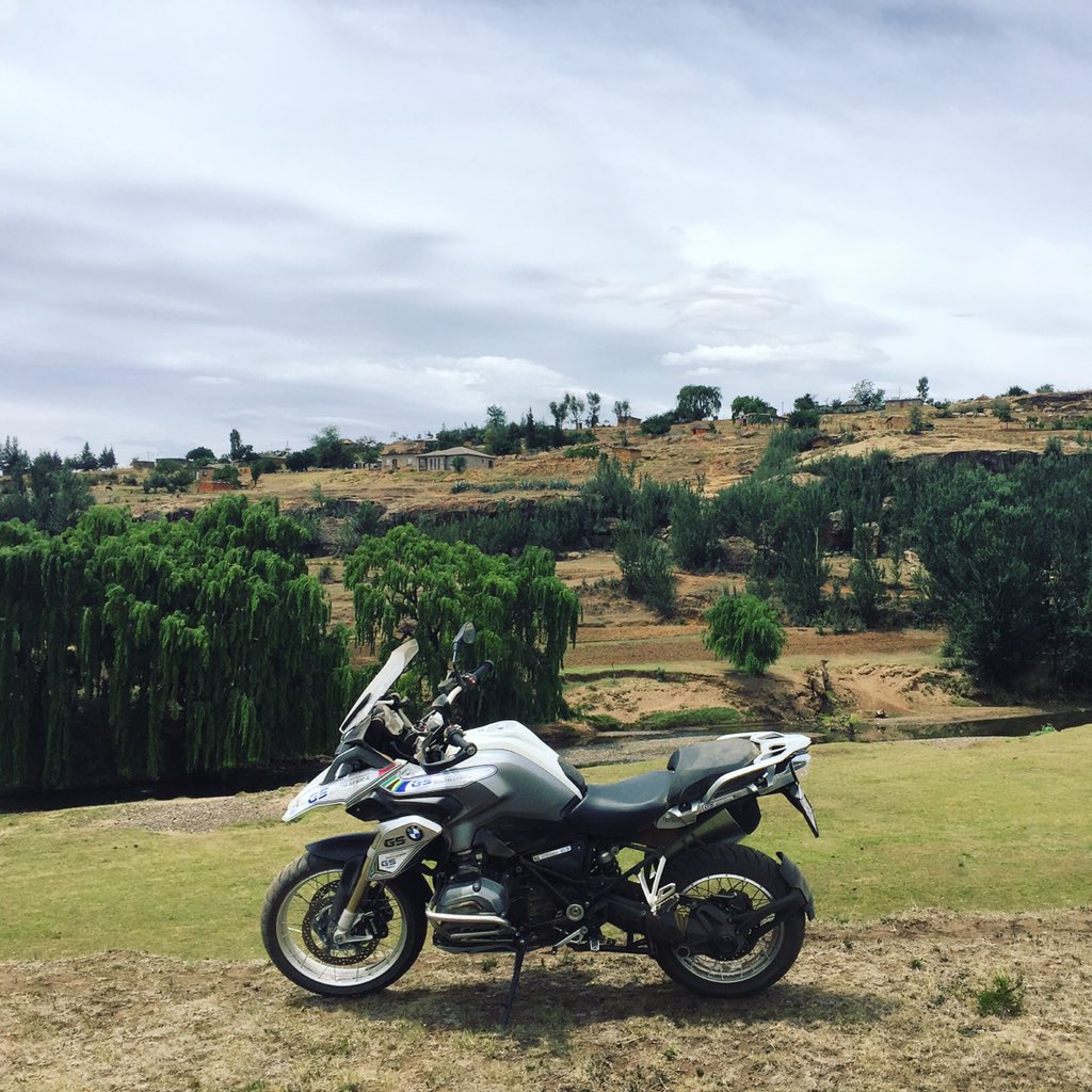roywrench's tweet photo. Just loving the riding. So here's a quick shot from the Lesotho border #MotorradDaysSA @BMWMotorradSA https://t.co/JZFWmbMOk7