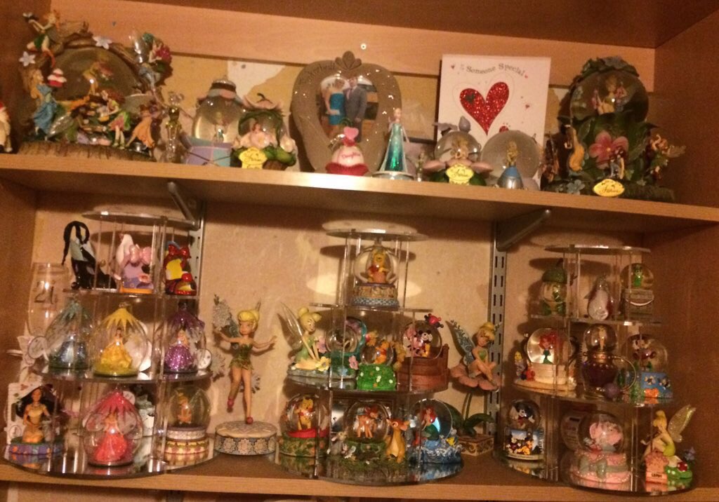 Legally_Leah's tweet image. My Disney displays are coming along with help from @Classikool #disney #disneydisplays #tinkerbell #disneyprincess