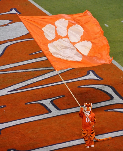 ClemsonView's tweet photo. Happy GAME DAY Clemson fans! Come out and show your #Clemson Pride! #ClemsonView https://t.co/2u5CuHd6m5