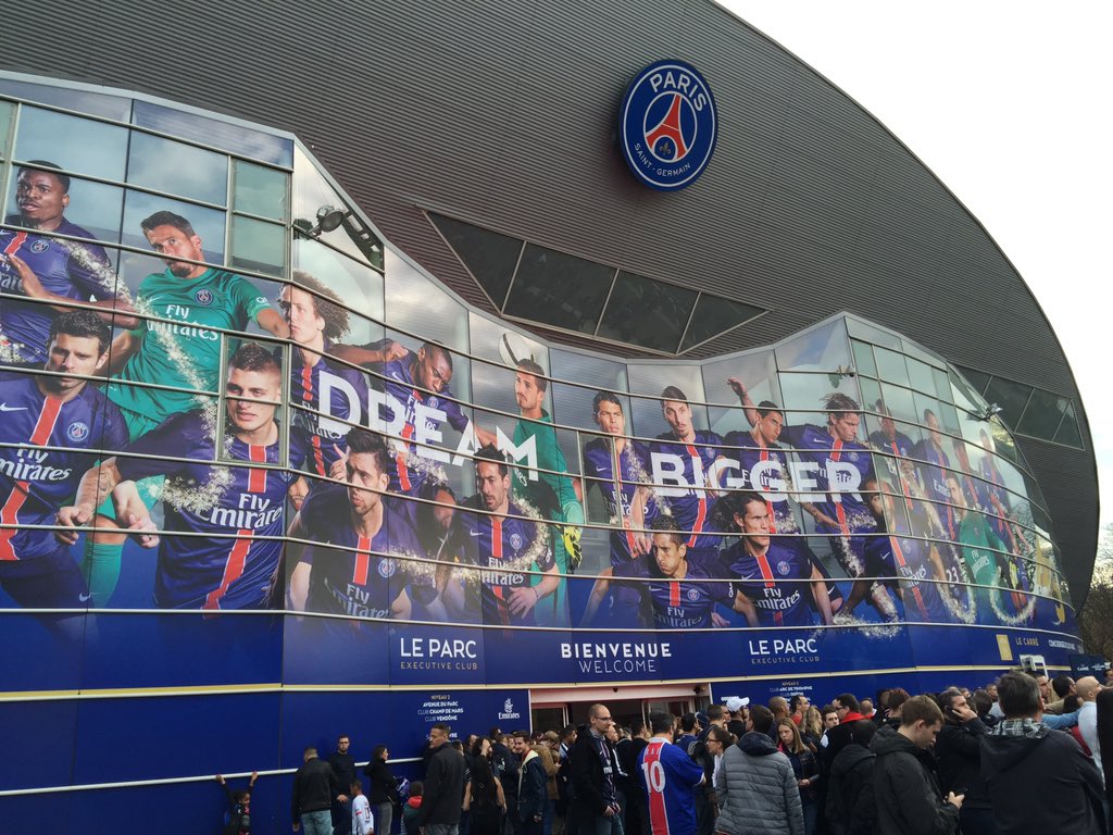 Zlatans genrep inför EM-playoff börjar här om 2h. Parc des Princes. #CMoresport