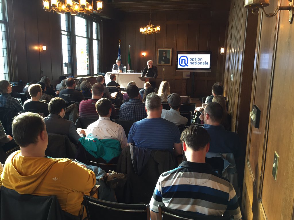 CapIndependance's tweet photo. Robert Comeau prend la parole à l'université de @OptionNationale #Polqc #ouimonpays https://t.co/NNh8o0xAyq