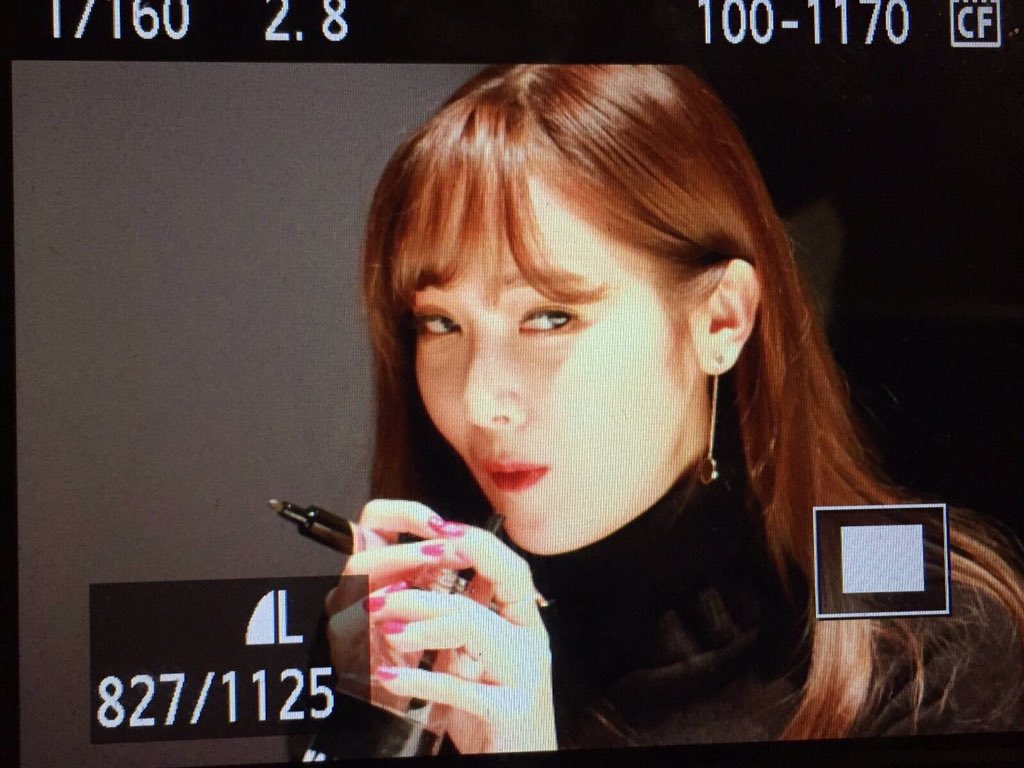 [PIC][07-11-2015]Jessica tham dự buổi Fansign cho dòng mỹ phẩm "J.ESTINA RED" tại "Myeongdong Lotte Cinema" vào chiều nay - Page 2 CTNxcW3UwAAOHXR
