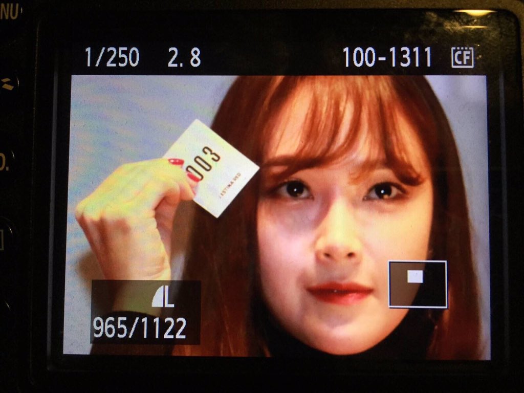 [PIC][07-11-2015]Jessica tham dự buổi Fansign cho dòng mỹ phẩm "J.ESTINA RED" tại "Myeongdong Lotte Cinema" vào chiều nay - Page 2 CTNxcdtU8AQVjfL