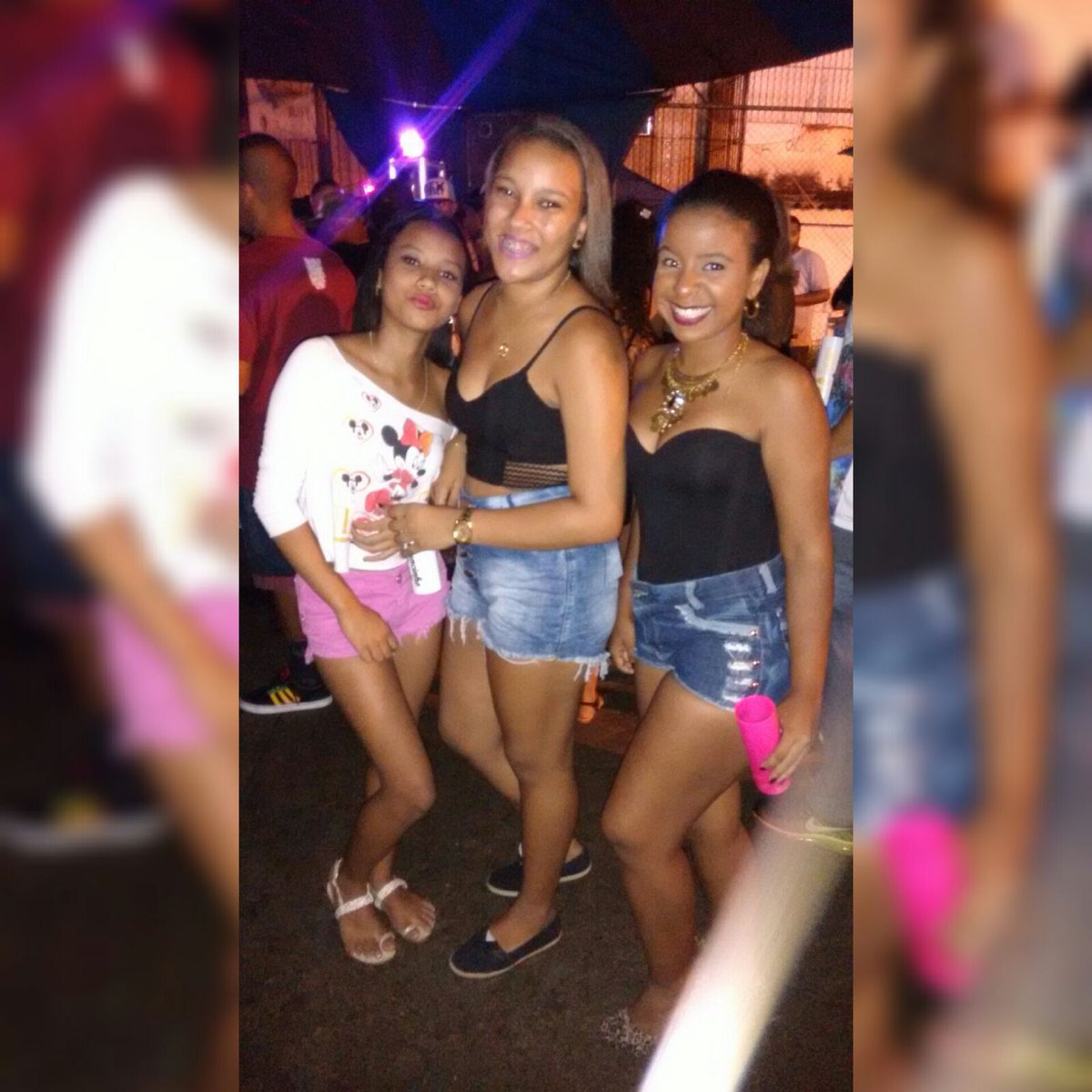 mimigomesvianna's tweet photo. Laaaaacramos nessa porra ! 👏👌❤🎉 #minhasparceiras #nãoabandononuncamais @bellla1211 @nandinhaxr https://t.co/u3FfneSK7c