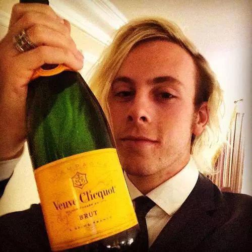 Missing one day for birthday riker lynch super happy 