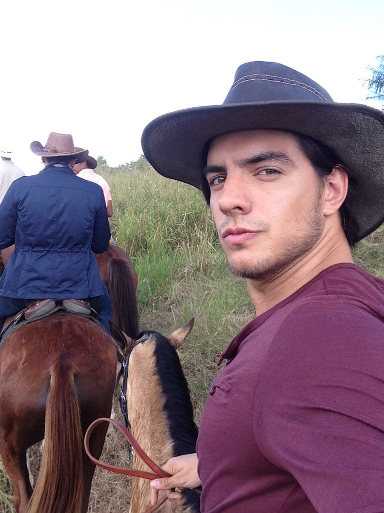 vadhirderbez's tweet photo. Estan Listos para el estreno de Ladrones!! En Cines el 13 de Nov aquí en Mexico! Tienen que Verla! #ray #ladrones https://t.co/f16fL4UbmS
