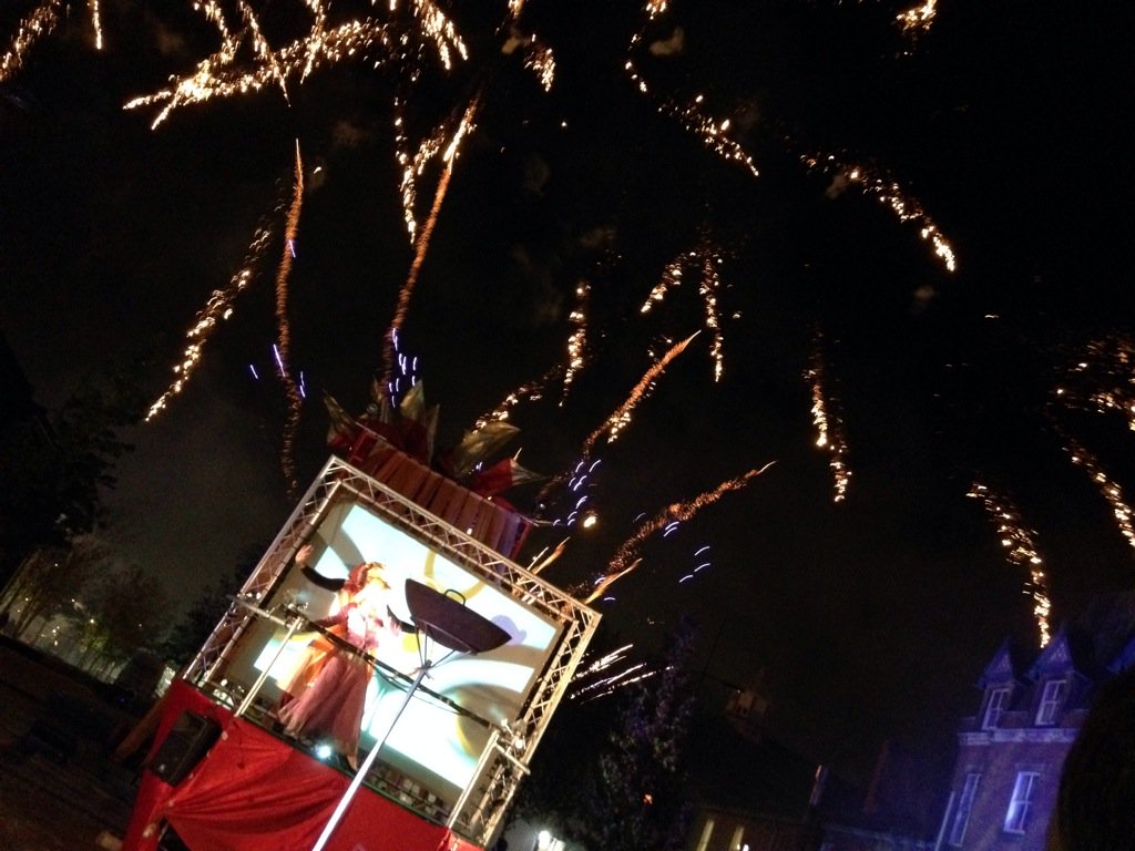 AbiBrown1's tweet photo. Another great night in #StokeonTrent thanks to @appetitestoke & #RungaRung with beautiful #Hanley Town Hall backdrop https://t.co/oxFI33sdbI