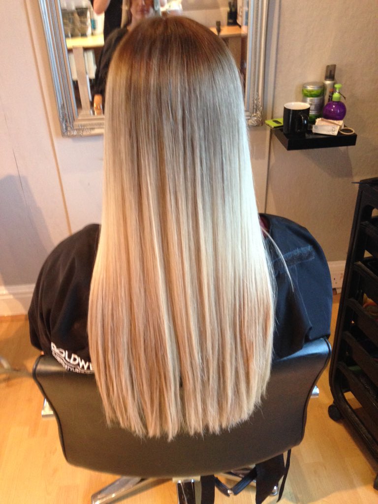 Creativerooms56's tweet photo. Ombré 😍 #hairdressertothestars https://t.co/tPYBz8dhN5