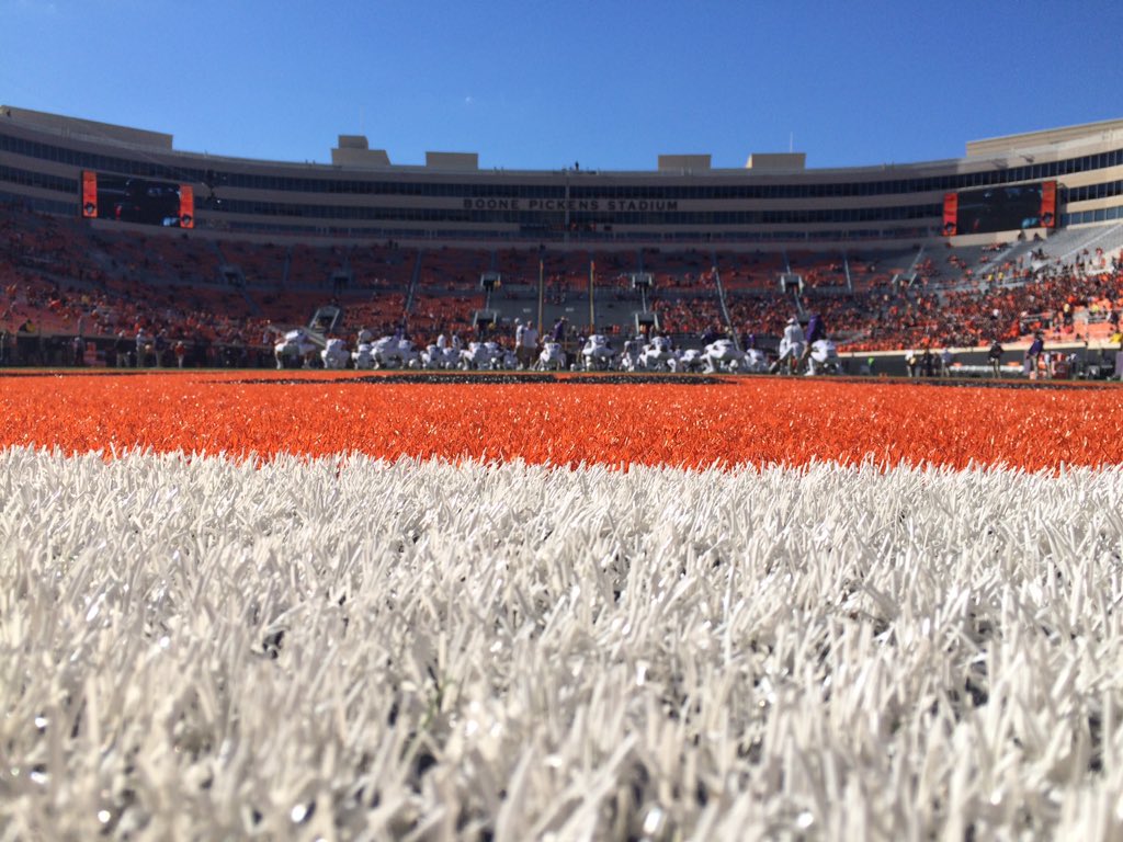 TCUFootball's tweet photo. Frogs on the field for warmups #BeatOSU https://t.co/srEx5AaqvU