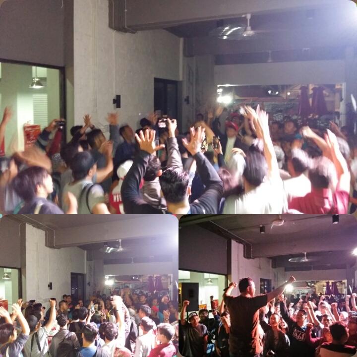 LoopStation_YK's tweet photo. Action terakhir @pandji  ampe turun bareng anak2 hiphop jogja...Gilaaaa #loopcorner3 #loopstationyk #befunncolorful https://t.co/HD7AhVWv1G