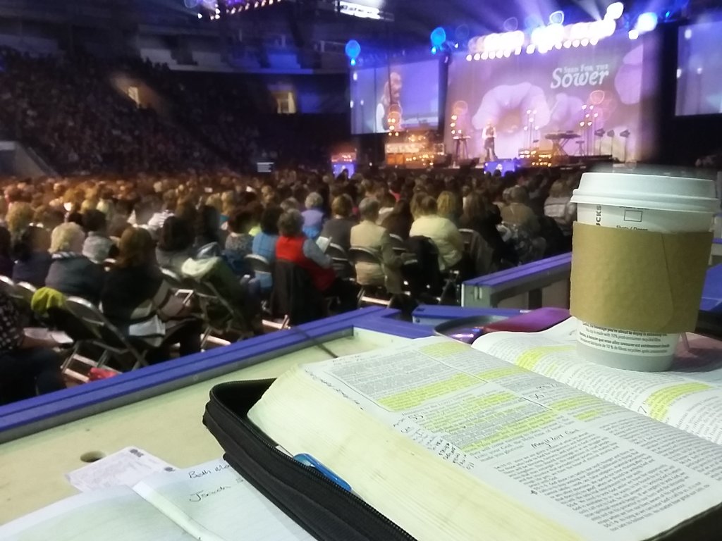 ladykawartha's tweet photo. #LProof15 #toronto morning session https://t.co/j8EWH15n9s