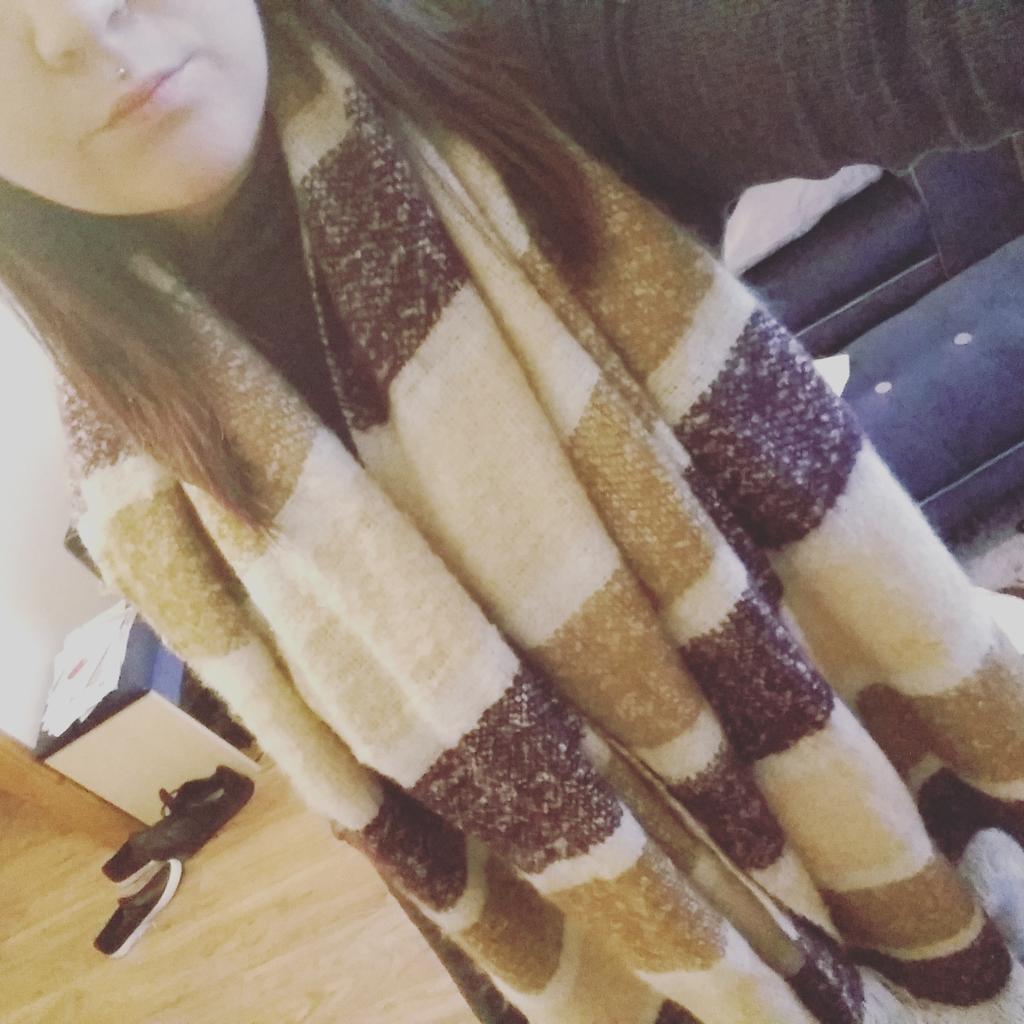 caaitcook's tweet photo. Scarf https://t.co/meJ9BG3Ugv