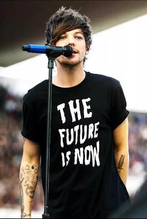 HLToursARG's tweet photo. 'Don't you worry your pretty little mind. People throw rocks at things that shine.' #RespectLouis 💙 https://t.co/kTKMjg9aXD