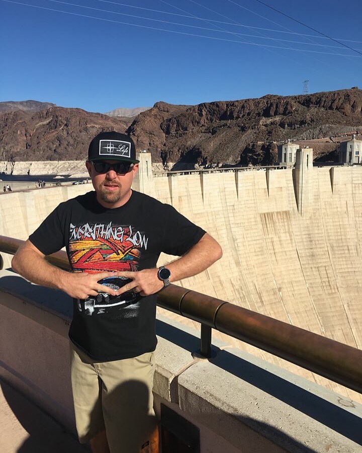 bd94s10's tweet photo. Had a blast for #SEMA • until 2016 ✌🏽️ Las Vegas! @SEMASHOW #LincolnLIFE #EverythingLOW #SeveredTIES #Murica 🇺🇸 https://t.co/B161mgVO4M