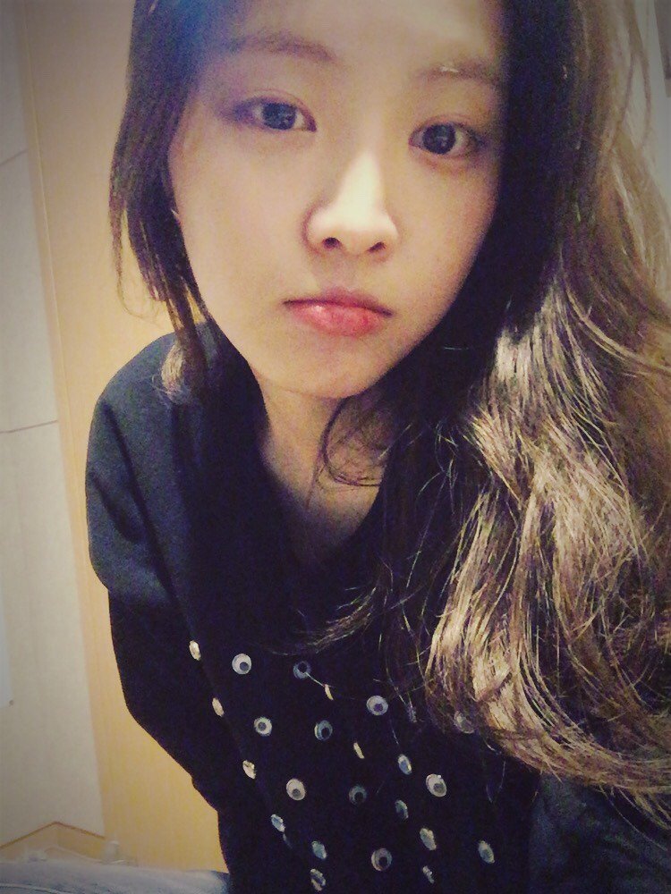 Taeyeonniex3's tweet photo. [151107 Naeun Fancafe: Hello] #에이핑크 https://t.co/RtTaotMhSG