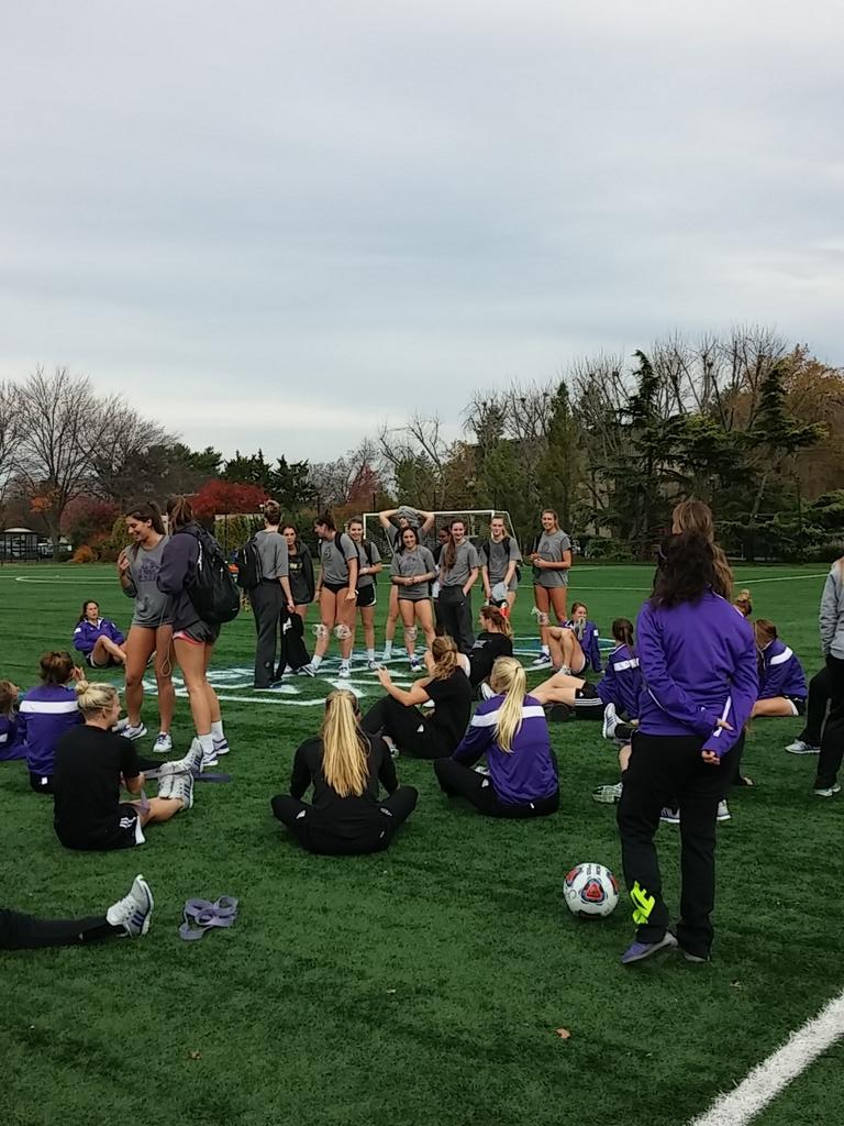 JMUWSoccer's tweet photo. .@JMUVolleyball visited practice this morning! Good luck against Hofstra at 7 tonight! #DukesSupportingDukes https://t.co/RrynGhtvqU