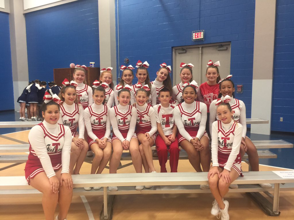 rianngoody26's tweet photo. You Falcons are NUMBER ONE!!!!! #cheeroc15 https://t.co/bXEebxOqFS