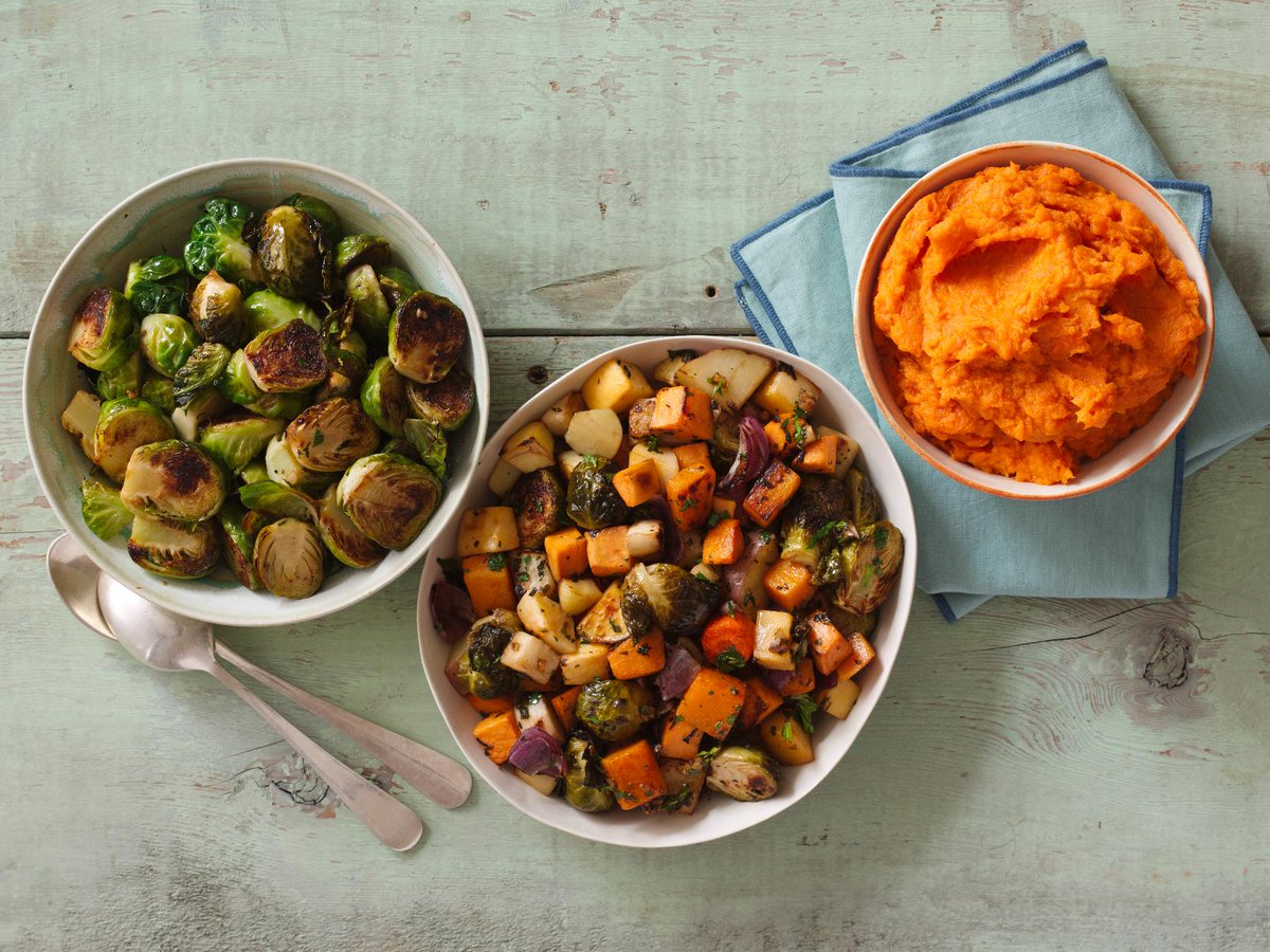 WholeFoods's tweet photo. Green beans? Brussels? Mushroom gratin? Side dishes to make you drool: https://t.co/vQYdjaHEEf #ShareTheCheer https://t.co/kpv9Ue468b
