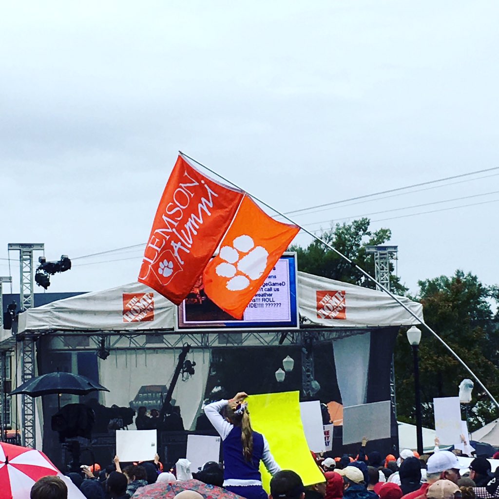 PhiGamClemson's tweet photo. @ClemsonAlumni Go Tigers! #BeatFSU https://t.co/JbmUdd3oph