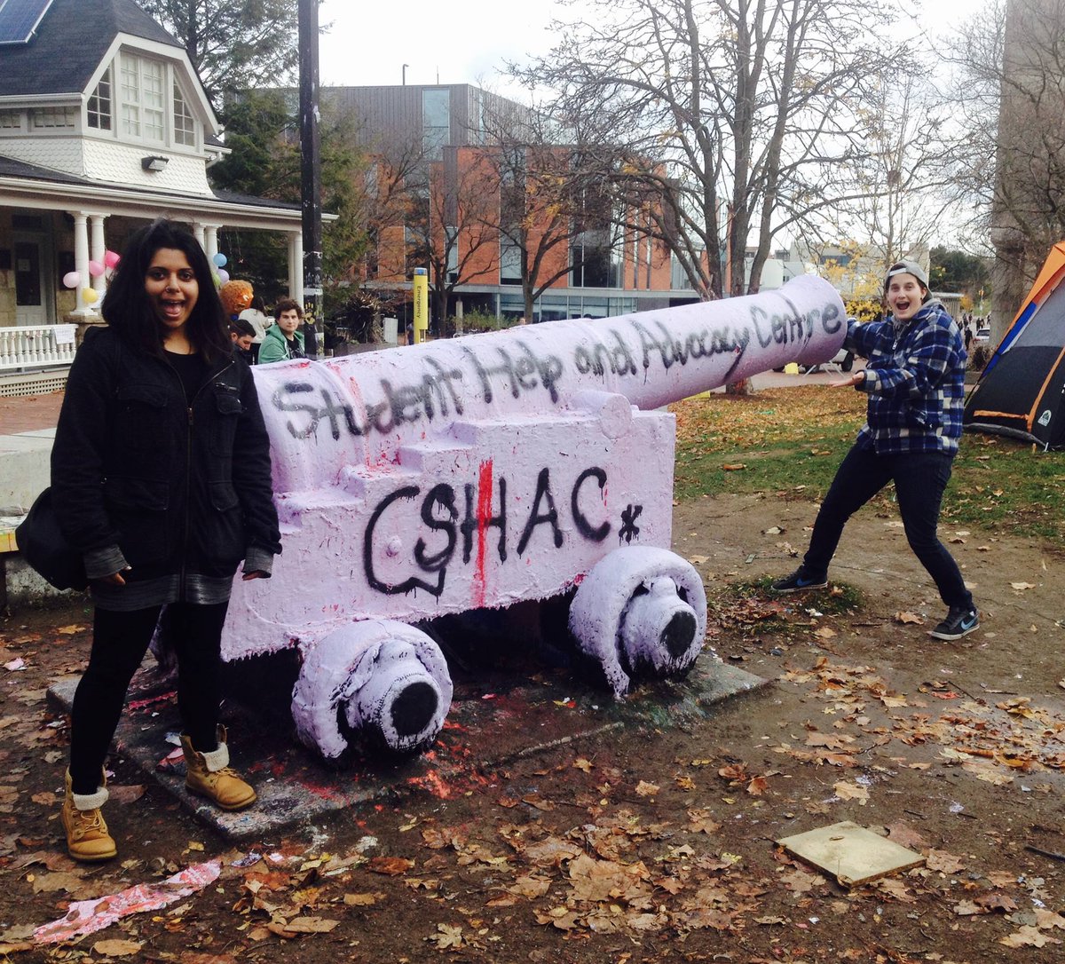 csaguelph's tweet photo. Our CSA Exec &amp; staff couldn't help but admire the CSA @SHAC_uog's fantastic cannon! #CSAservices #yourunionyourvoice https://t.co/PJGgq05wgq