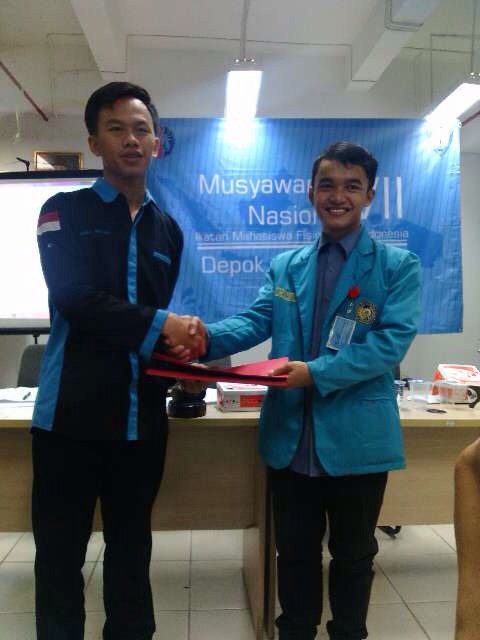 Selamat buat Mas Caesar (UMS) atas terpilihnya menjadi Presiden IMFI periode 2015-2016 #hmpfisioums #proudofyou