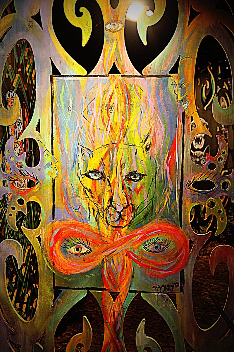 PictureTheNomad's tweet photo. #artwork #animals We saw this cool piece of artwork and had to snap a picture https://t.co/asWYNHlm26