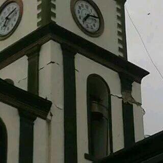 eurolobo's tweet photo. La Torre de la Iglesia de Chiguará es la edificación mas afectada por los sismos en Mérida, cierran paso alrededor https://t.co/XGwhi58ca1