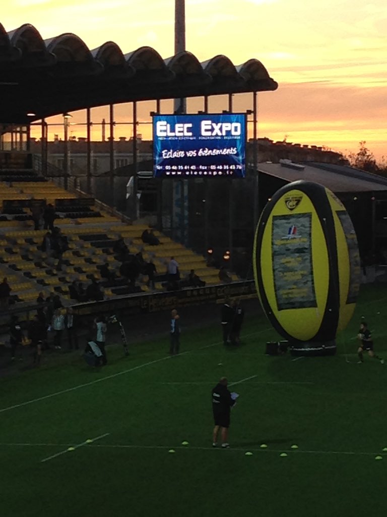 Celine_LR17's tweet photo. #ASROYO sans oublier celui face à la SMAM en tribune Portneuf #ASR #Top14 https://t.co/f2LFkMiuwS