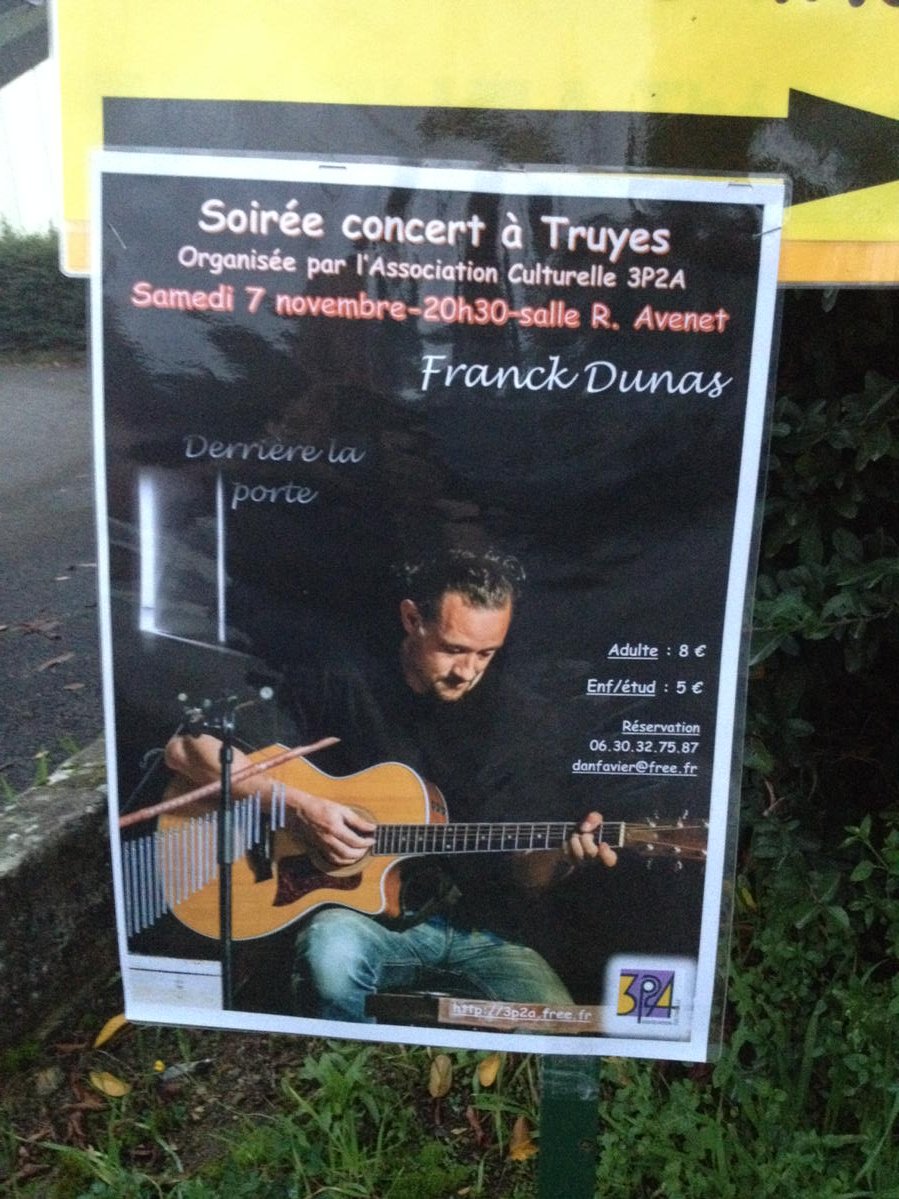 franck_dunas's tweet photo. Bon ben je l'ai voulu, je l'ai eu. Concert de sortie d'album ce soir à 20h30 à truyes, salle Roger avenet. https://t.co/t2zDXKl8wX