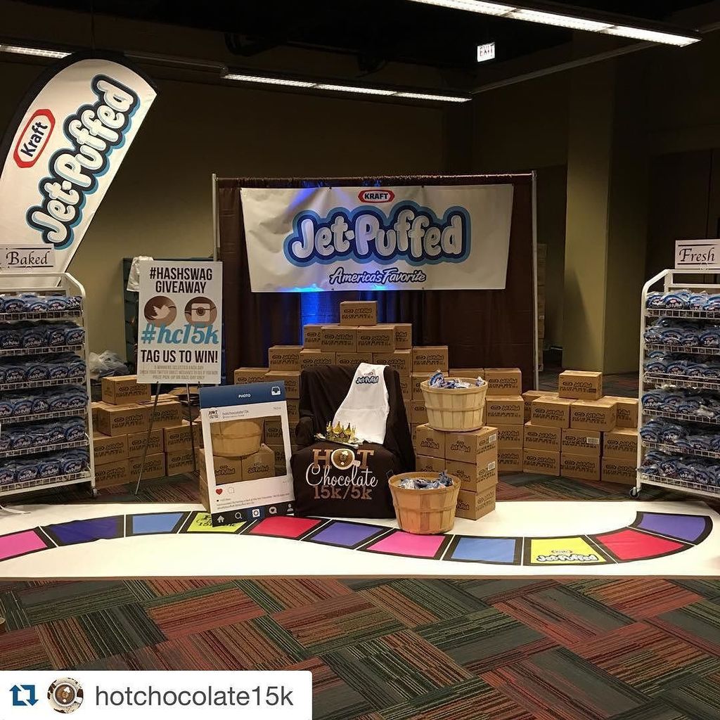 JetPuffed's tweet photo. Its day 3 of the @hotchocolate15k Chicago Expo! Make sure to get a picture at our #jetpuff… https://t.co/yOoC8uOD9u https://t.co/SYLbNcMEP7