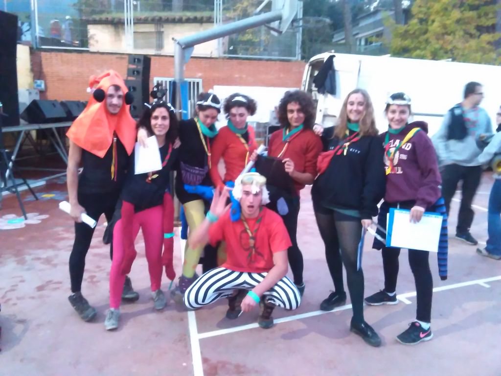 DemarcacioVM's tweet photo. Per aquí hi ha molt extraterrestre, #AssembleaVM a punt de començar! #somVM @EscoltesiGuies https://t.co/LRuiuz8TzN