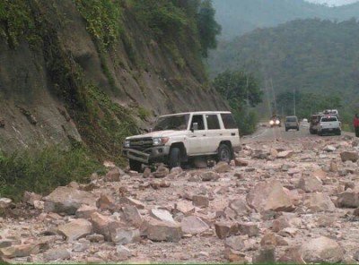 Un muerto tras derrumbe ocasionado por el sismo en #Mérida goo.gl/xj0LlH