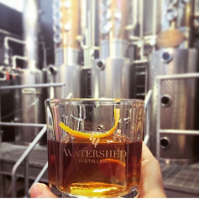 ExpCols's tweet photo. Columbus! @watersheddistillery is bottling Old Fashioneds for the holidays! Via @alocalchoice #expcols November 07,… https://t.co/NYaRtJpO68