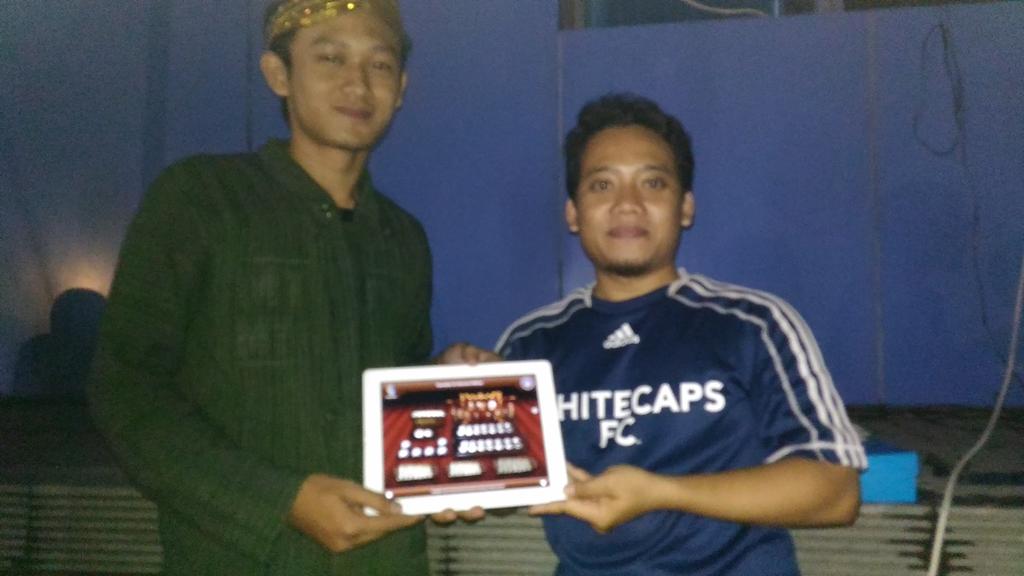 Pengenalan e-gamelan ke warga sekitar kampus <a href="/infodinus/">Info Dinus</a> &amp; nobar #wayang