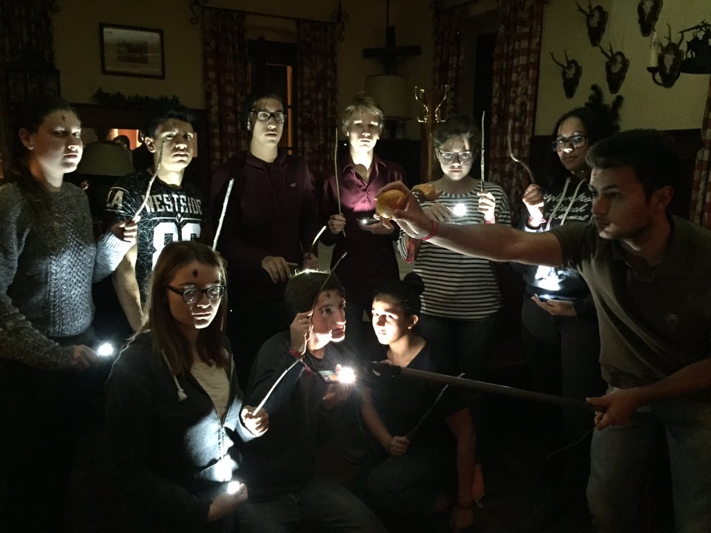 RoniHoti's tweet photo. Harry Potter und die Heiligtümer der SV-Gruppe! #SoVuckingBasic #ORGteamlove #SvBasics #Race #mindfvck https://t.co/1yG1BCAGWm