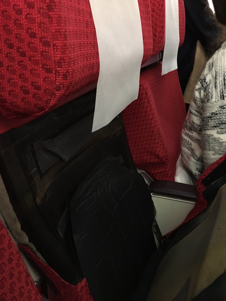 andy_dillow's tweet photo. @richardbranson always loved Virgin, but flight 010 on Tuesday was tough. Seat 61f could definitely do with some tlc https://t.co/VswSkIRXvI