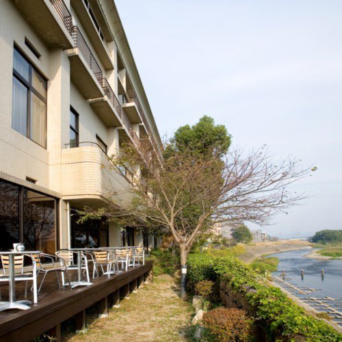 deliciakud71's tweet photo. 船小屋温泉　ホテル　樋口軒
福岡県温泉宿ランキング「食事部門第1位」接客やサービスの評価も高く、部屋からの眺めが人気。
https://t.co/XjhmuouYbL https://t.co/aiV3We2JjI