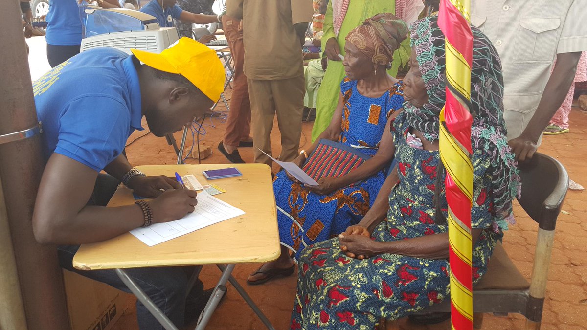 MoGCSP_Ghana's tweet photo. Some elderly persons being registered under the NHIS and Eban cards.#MOGCSP_Ghana #NanaOye #freeNHIS #EBANCARD https://t.co/qtPcupFJpT