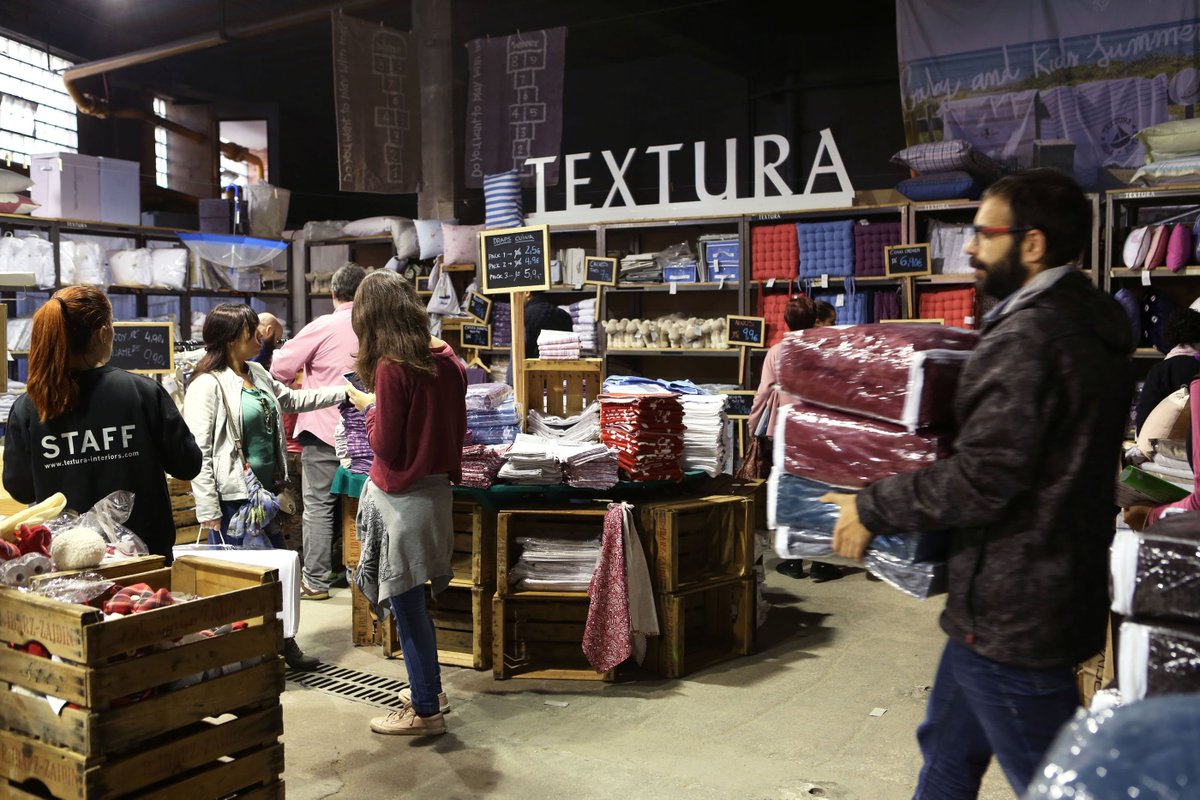 RECstores's tweet photo. Útimes hores de #Rec012! A Textura hi ha la millor roba per la llar a preus bestials! https://t.co/PF9pG5qYJW