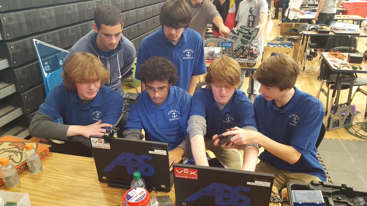 dannygoodwin6's tweet photo. The brains behind the operation @danvillehigh @DanvilleSchools #RoboADS https://t.co/Vg9nYdSwLr