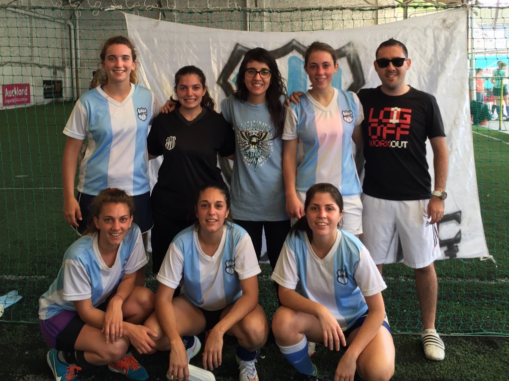 MolinoFC's tweet photo. Gran victoria de Molino en el partido de repechaje. Una temporada más en la A. @Femfutbol_ros https://t.co/OCbh9Og5nJ