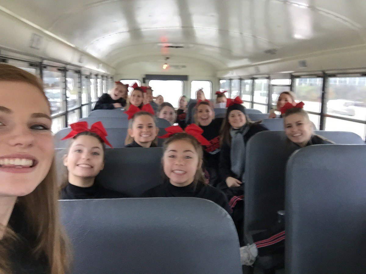Benet_cheer's tweet photo. #redcrayons are on the move. @Benetfootball15 beat Cary Grove! #highschoolfootball #playoffs https://t.co/rVsCdDVigB