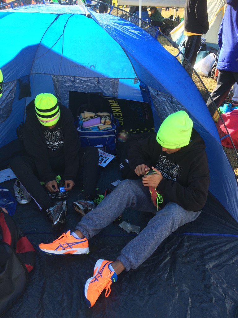 dyouvillexc's tweet photo. @OFSAAXC DeSouza boys getting ready. Good luck @dYathletics https://t.co/JNihZ2kiAG