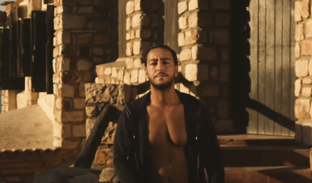 Lacrim_Officiel's tweet image. Les cars d'CRS, les bêtes de prisons.. Pas d'période creuse, ma femme elle aura son vison po.st/LacrimPoutineV…