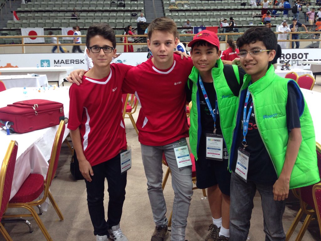 piensaenrobot's tweet photo. México en la final de la Olimpiada Mundial de Robótica #WRO2015 @SoyRobotiX #Academia #TreasureExplorers ¡A ganar! https://t.co/AY9ZVQFjbf