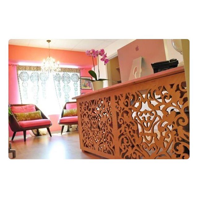 MakerGirlSV's tweet photo. Escritorio cortado a láser @aeroplano_laser #lasercut #rosa #desk #office #mdf #lasercutting 📷@aeroplano_laser https://t.co/bx8nwcGUuP