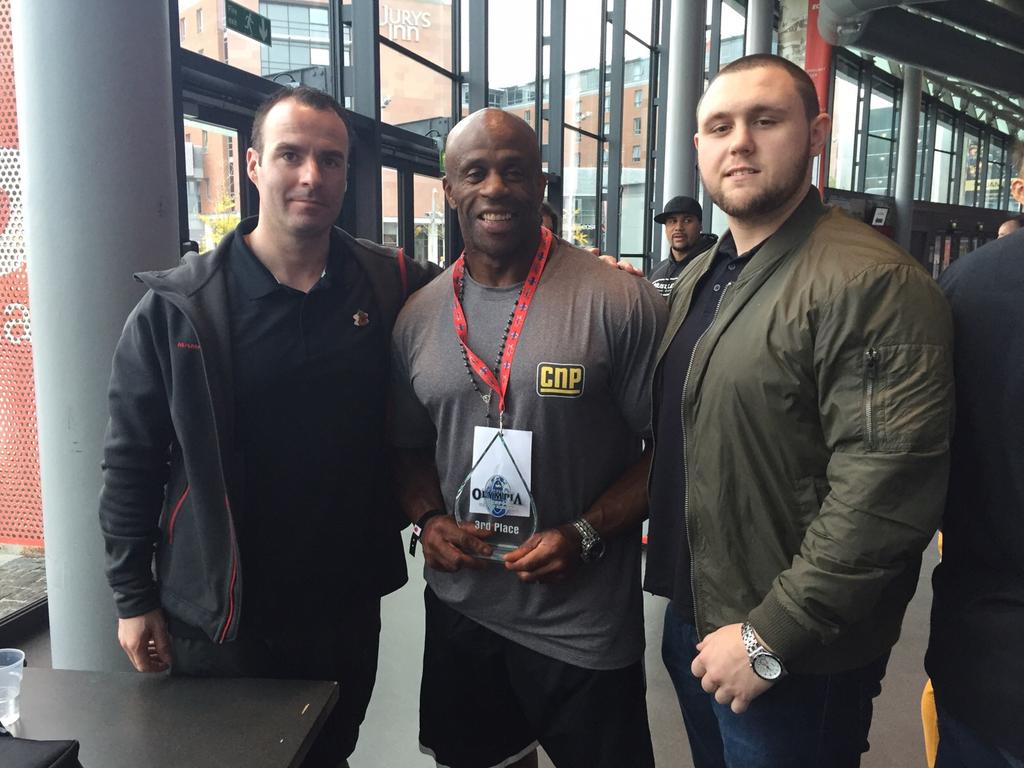 pat_pw's tweet photo. 2 of my best pals they support me wherever i go # loyalty @joelmatyna @keilb87 https://t.co/fHpvgzKqQe